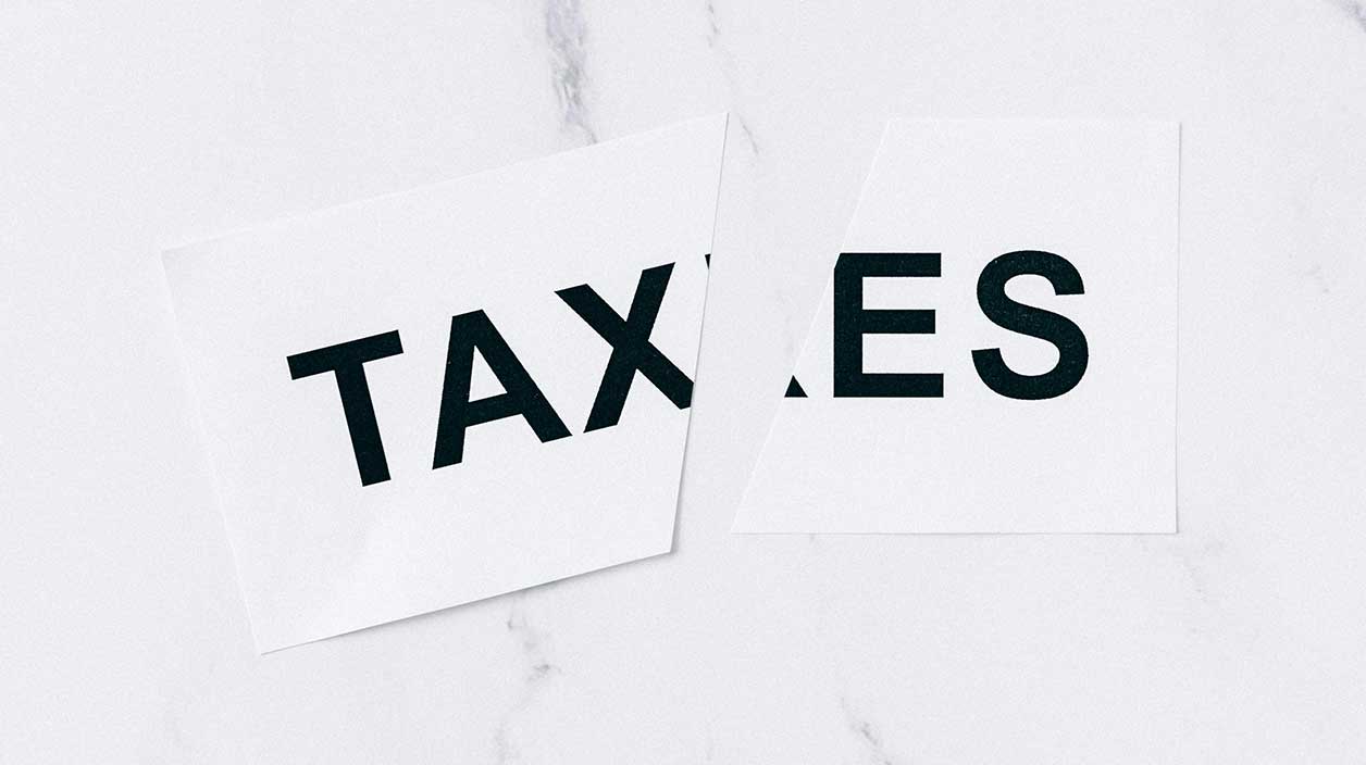 des taxes supplémentaires en 2025