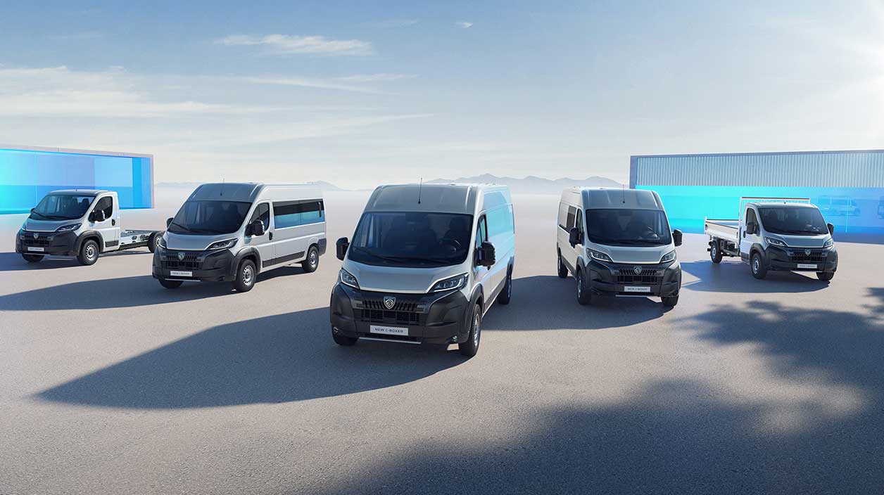 Une flotte d'utilitaires Peugeot avec plusieurs modèles