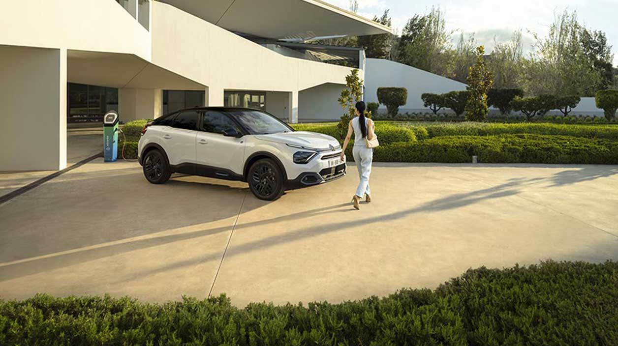 Une voiture électrique la e c4 de Citroen