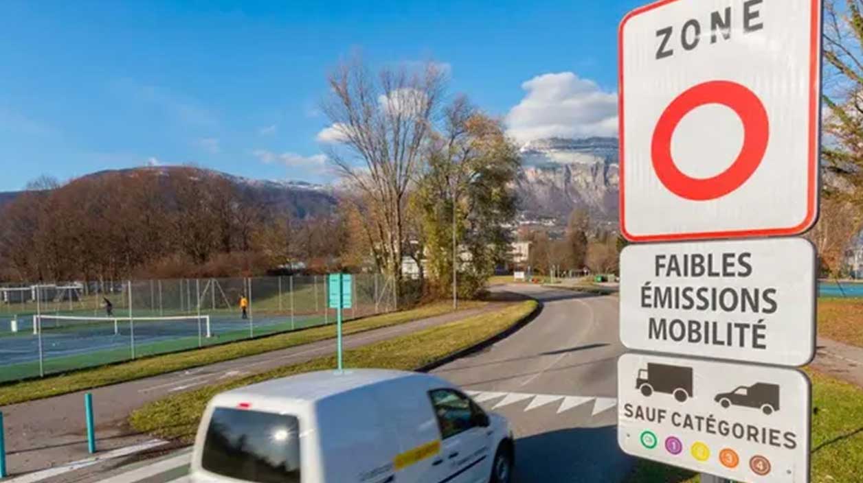 Nouvelle photo du panneau à faibles émissions