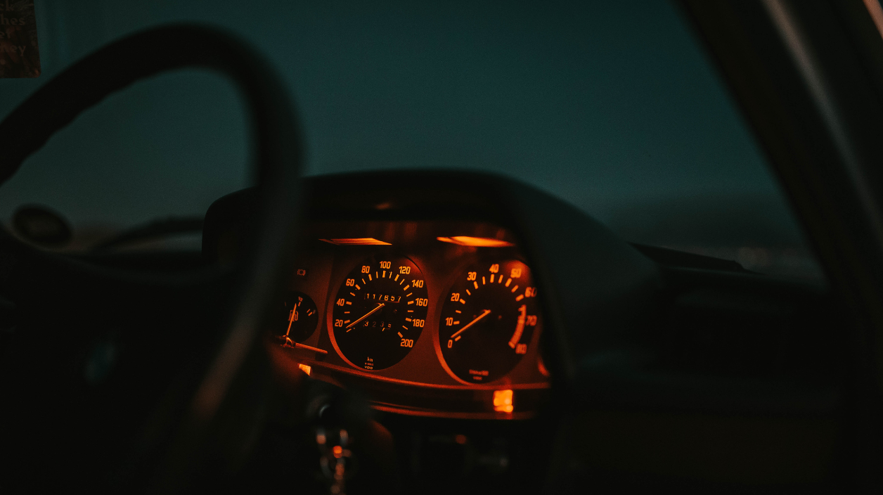 Compteur voiture essence