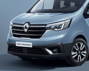 Renault Trafic Spacenomad bleu cumulus