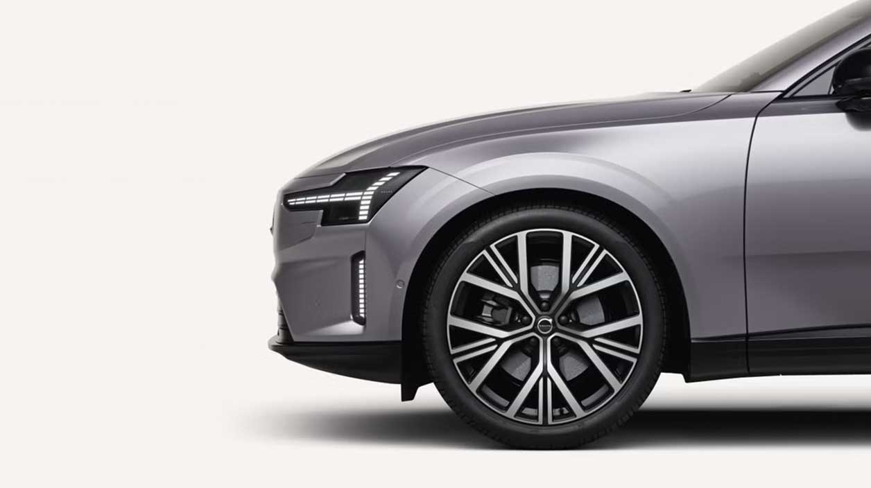 vue latérale de la berline es90 de Volvo