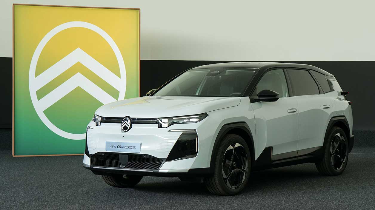 panneau citroên avec nouveau c5 aircross 2025 blanc