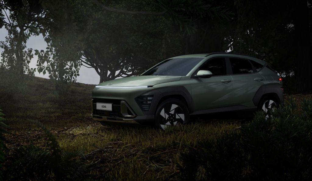 hyundai kona 2023 vert vue côté