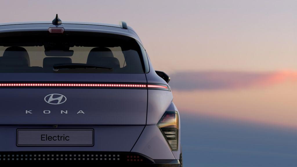 hyundai kona 2023 vue dos électrique