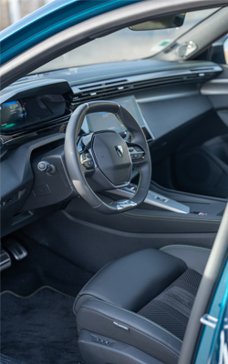 Nouvelle Peugeot 408 design intérieur 