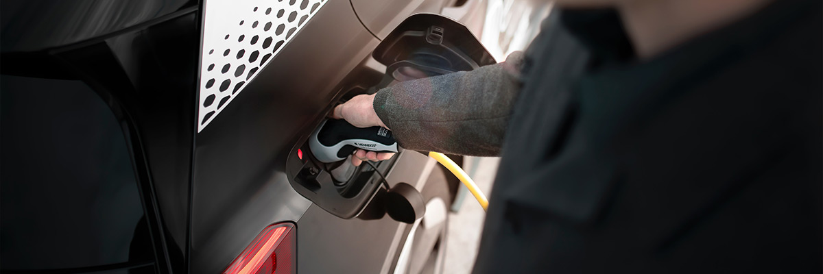 Bornes de recharge pour véhicules électriques ou hybrides